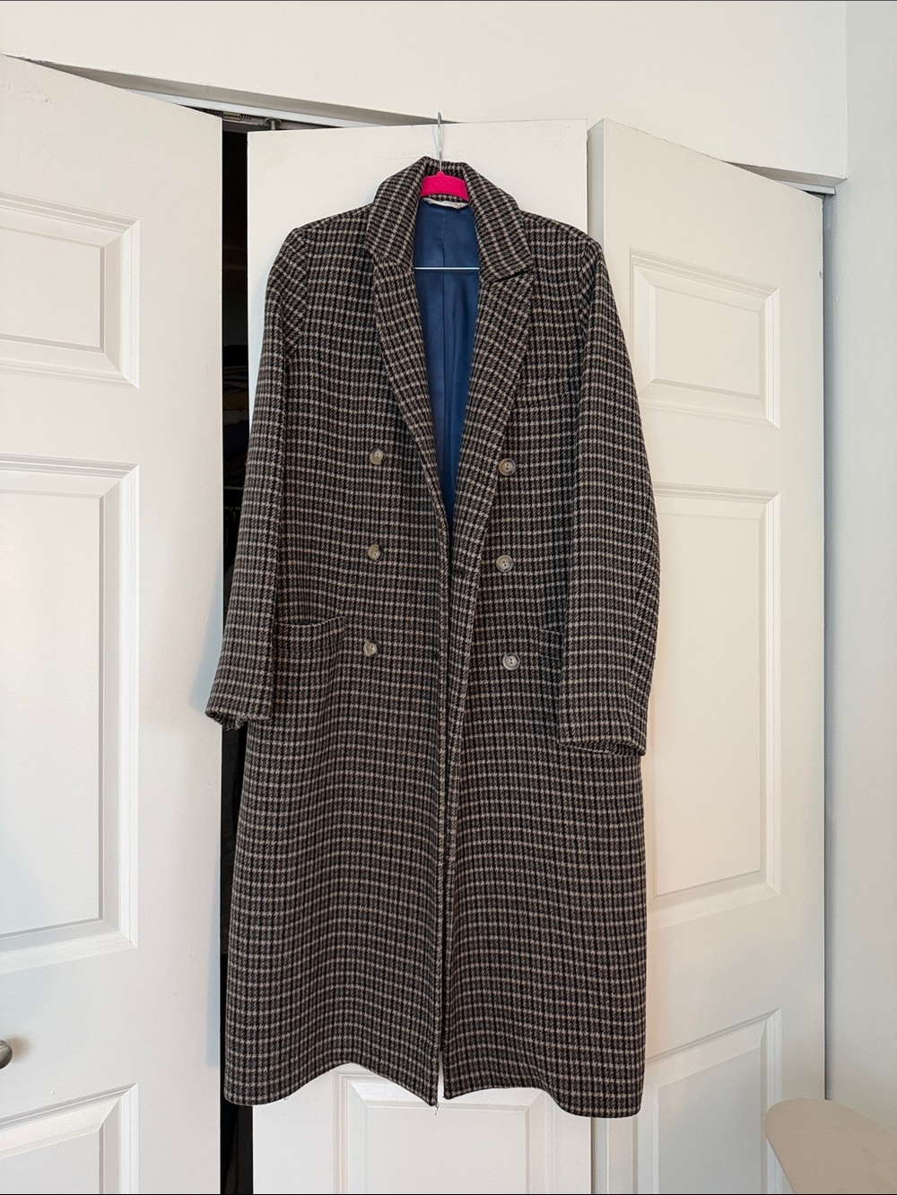 Double-Breasted wool Coat in Brown and Black